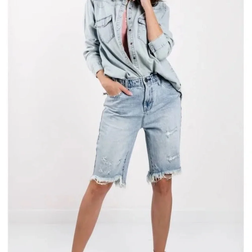 One Teaspoon Long Truckers Mid Waist Relaxed Denim Jorts - Salty Dog Size 26